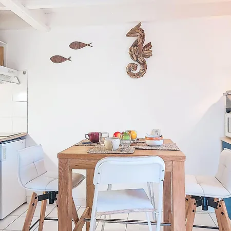 Casa de Férias Les Jardins De By Interhome Lacanau