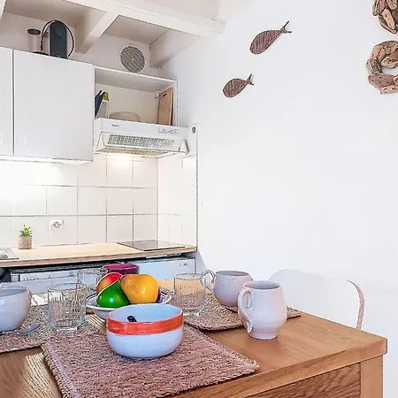 Casa de Férias Les Jardins De By Interhome *
