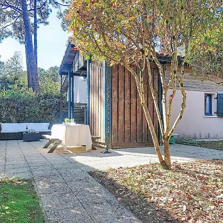 Casa de Férias Les Jardins De By Interhome Lacanau